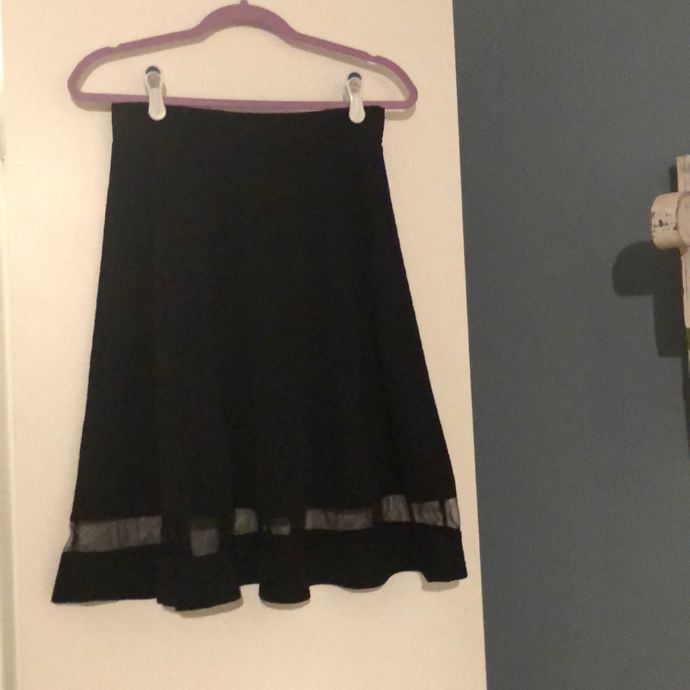 💘 Valentine’s SALE! Perfect little black skirt!